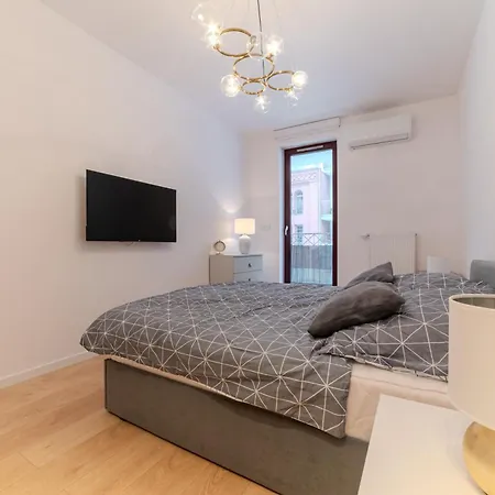 The One Apartment